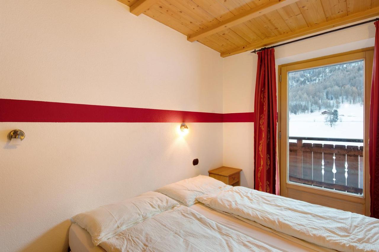 Rosso Al Bait Da Giulio Apartment Livigno Luaran gambar